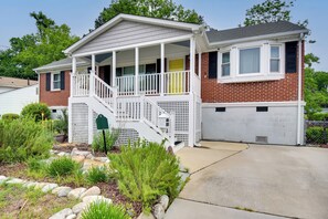 House (4 Bedrooms) | Interior - 5 Mi to Dtwn: Pet-friendly Gem w/ Yard in Hampton (Hampton)