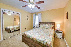 House (4 Bedrooms) | Interior - 5 Mi to Dtwn: Pet-friendly Gem w/ Yard in Hampton (Hampton)