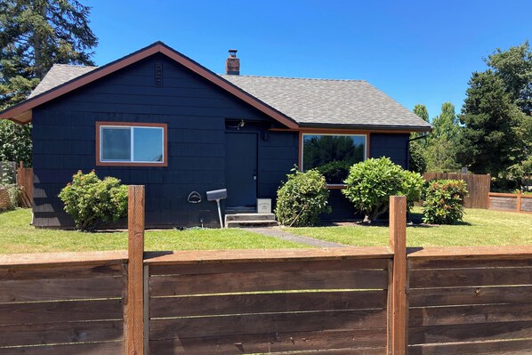 House (2 Bedrooms) | Exterior