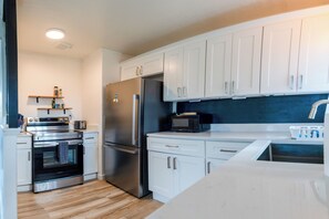 House (2 Bedrooms) | Interior - 3 Mi to Emerald Downs: Pet-friendly Home (Auburn)