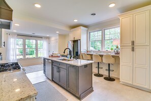 House (2 Bedrooms) | Interior - Wremy House 5 Blocks to Main St in Starkville! (Starkville)