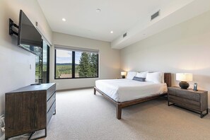 4 slaapkamers, een strijkplank/strijkijzer, wifi, beddengoed