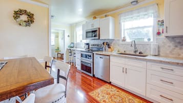 Cottage (2 Bedrooms) | Interior