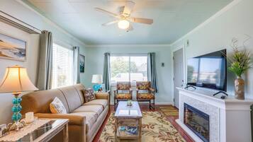 Cottage (2 Bedrooms) | Interior