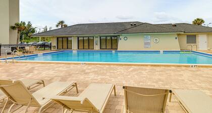 Hutchinson Island Condo w/ Views & Pool Access