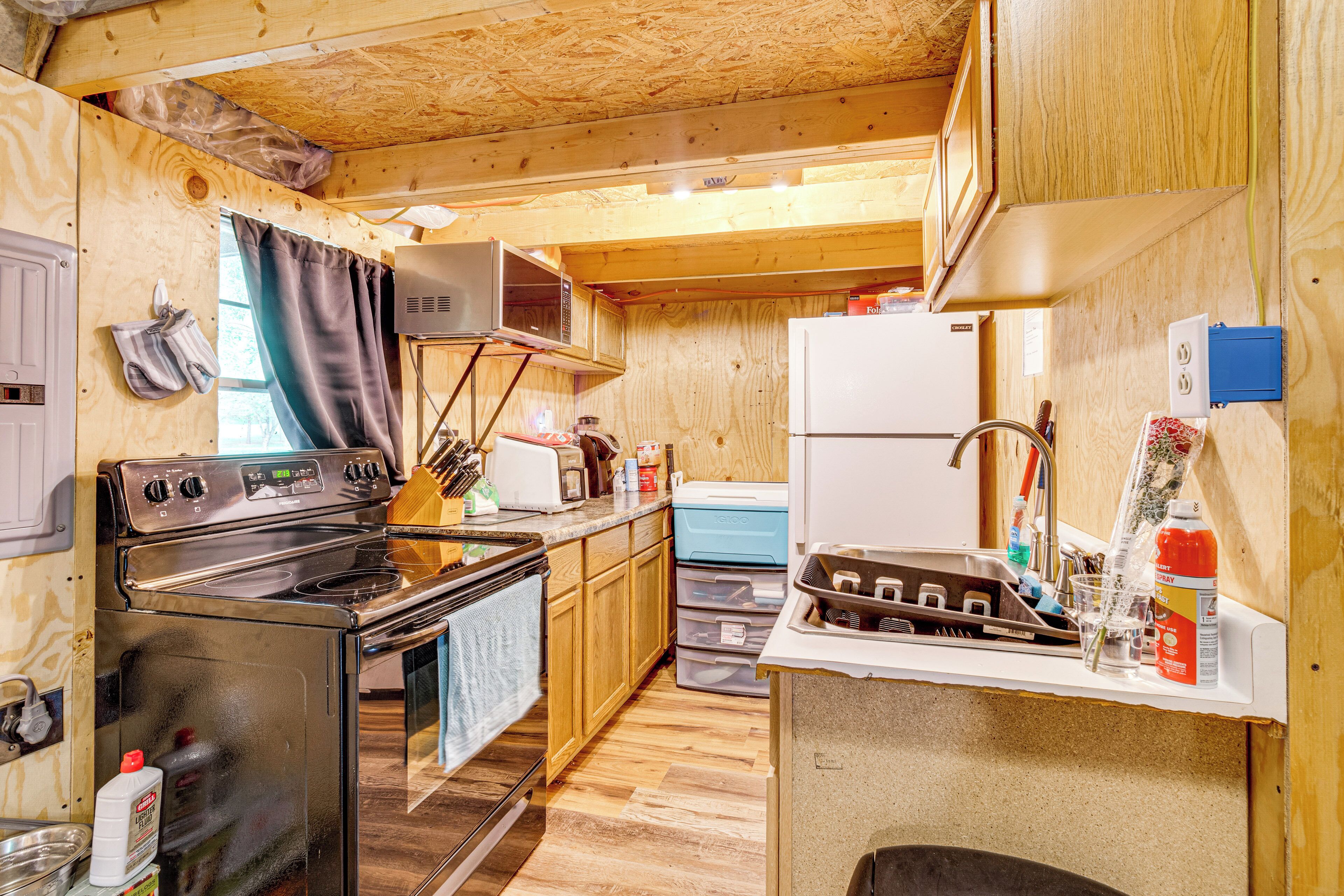 المنشأة من الداخل