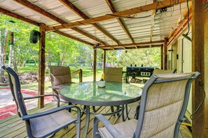 Apartment (0 Bedroom) | Interior - Peaceful Hunting Cabin < 3 Mi to Sam Dale Lake! (Johnsonville)