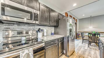 House (3 Bedrooms) | Interior