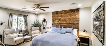 4 Mi to Lake: Show Low Home w/ Hot Tub