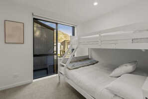 2 bedrooms, iron/ironing board, travel cot, free WiFi