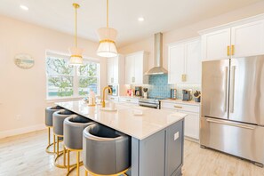 Fridge, microwave, oven, stovetop - 🌊Gorgeous Harbor Views | Private Elevator | Premier Island Escape🌊 (Fort Myers Beach)