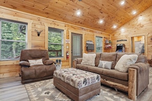 Lobby - The Ultimate Comfort Getaway (Sevierville)