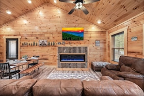 Smart TV, fireplace