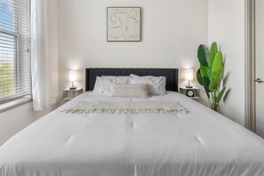 1 slaapkamer, een strijkplank/strijkijzer, wifi, beddengoed