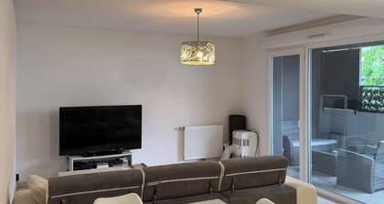 Appartement chambre + canapé lit