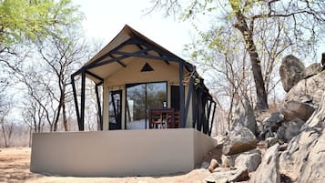 1 bedroom, in-room safe, blackout curtains, soundproofing