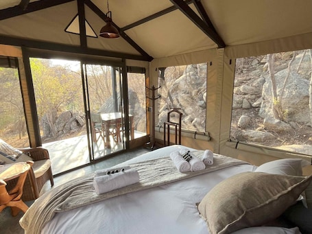 Luxury Tent, Lake View. Timbila Game Lodge