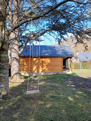 Property grounds - Authentic family home, 5 minutes from Saint-Lary-Soulan (Guchan)