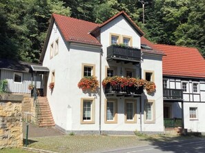 Exterior - Cozy and modern vacation apartment in Bad Schandau/Krippen. Dogs allowed! (Bad Schandau)