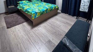مكتب ومساحة عمل للكمبيوتر المحمول وواي فاي مجانًا
