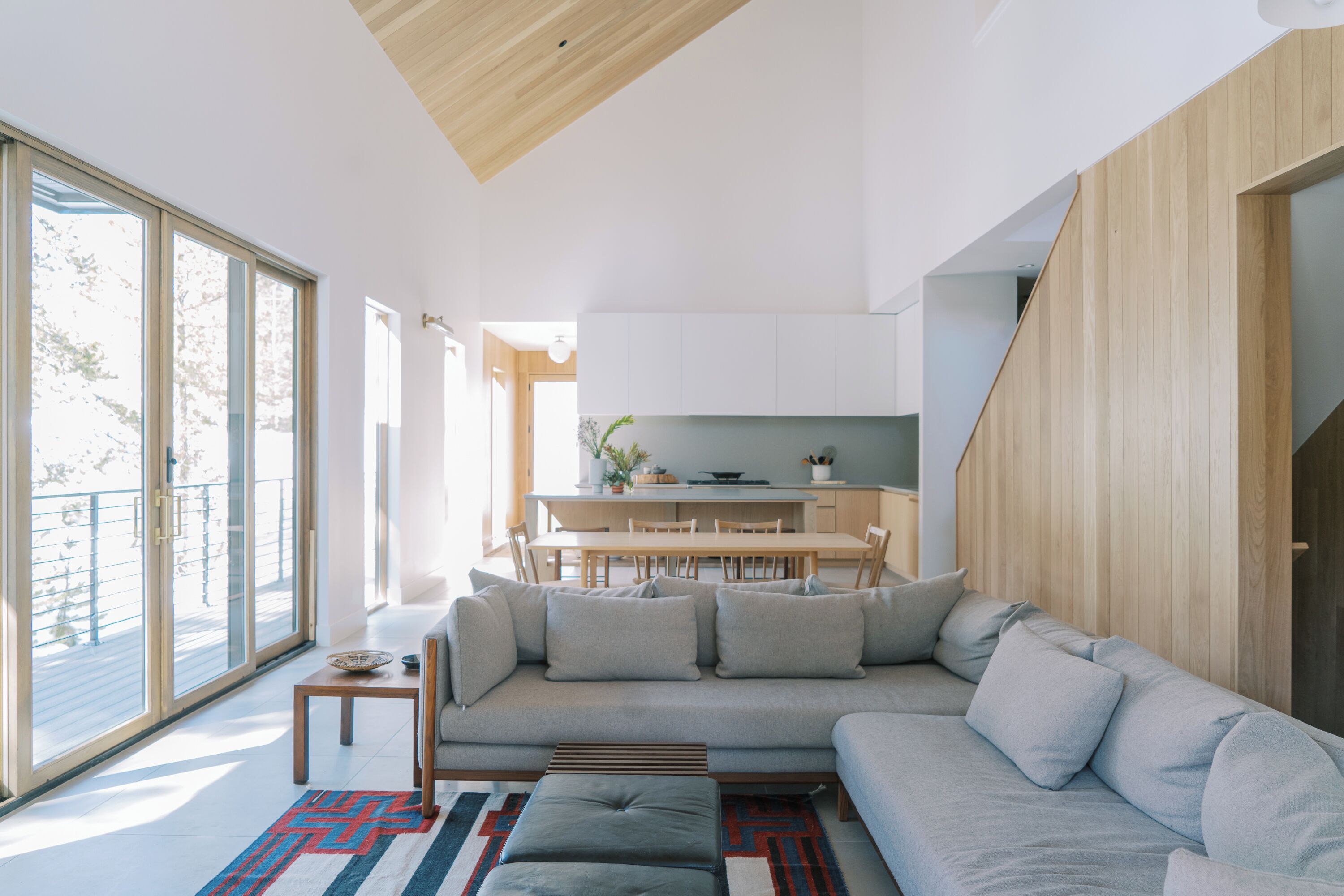 スマートテレビ、暖炉、ステレオ、書斎 / ワークスペース