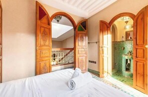 3 bedrooms, iron/ironing board, WiFi