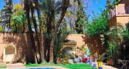 Beautiful riad in Marrakech with swimming pool next to the medina.