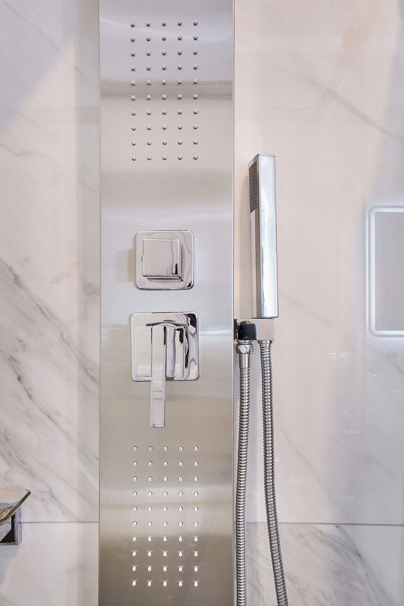 Camera quadrupla Comfort | Baño | Regadera, secadora de cabello, bidet, toallas 