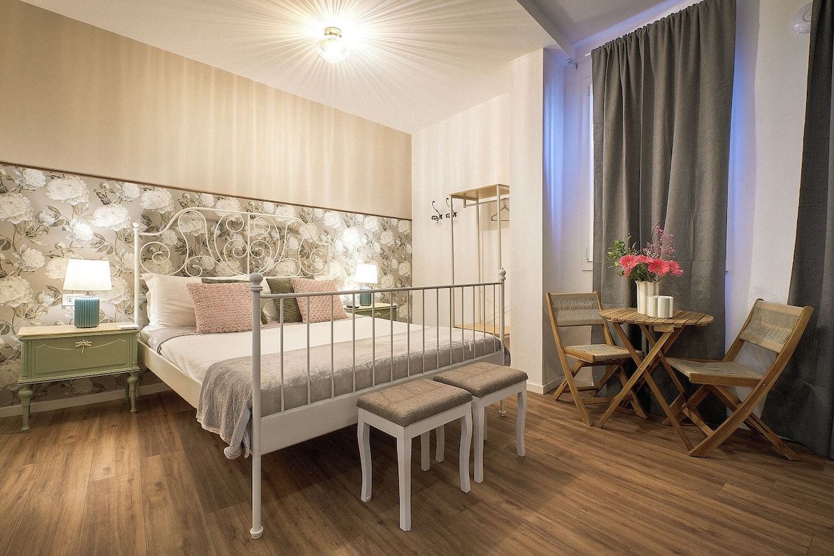 Allergikerbettwaren, Minibar (mit einigen kostenlosen Artikeln)