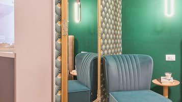 Camera quadrupla Comfort | Hypo-allergenic bedding, free minibar items, desk, laptop workspace