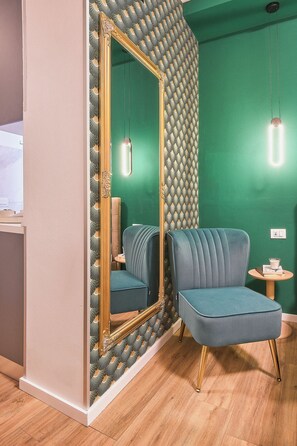 Comfort vierpersoonskamer | Hypoallergeen beddengoed, een minibar met enkele gratis items