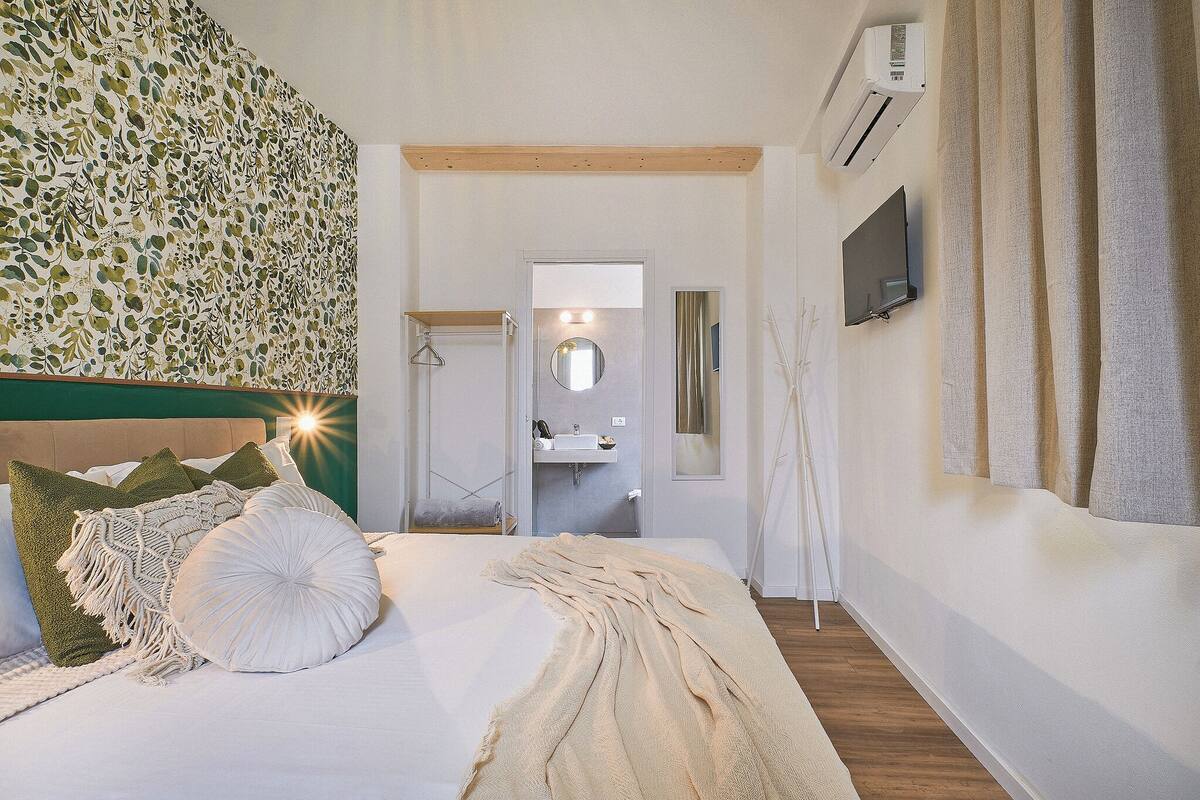 Allergikerbettwaren, Minibar (mit einigen kostenlosen Artikeln)