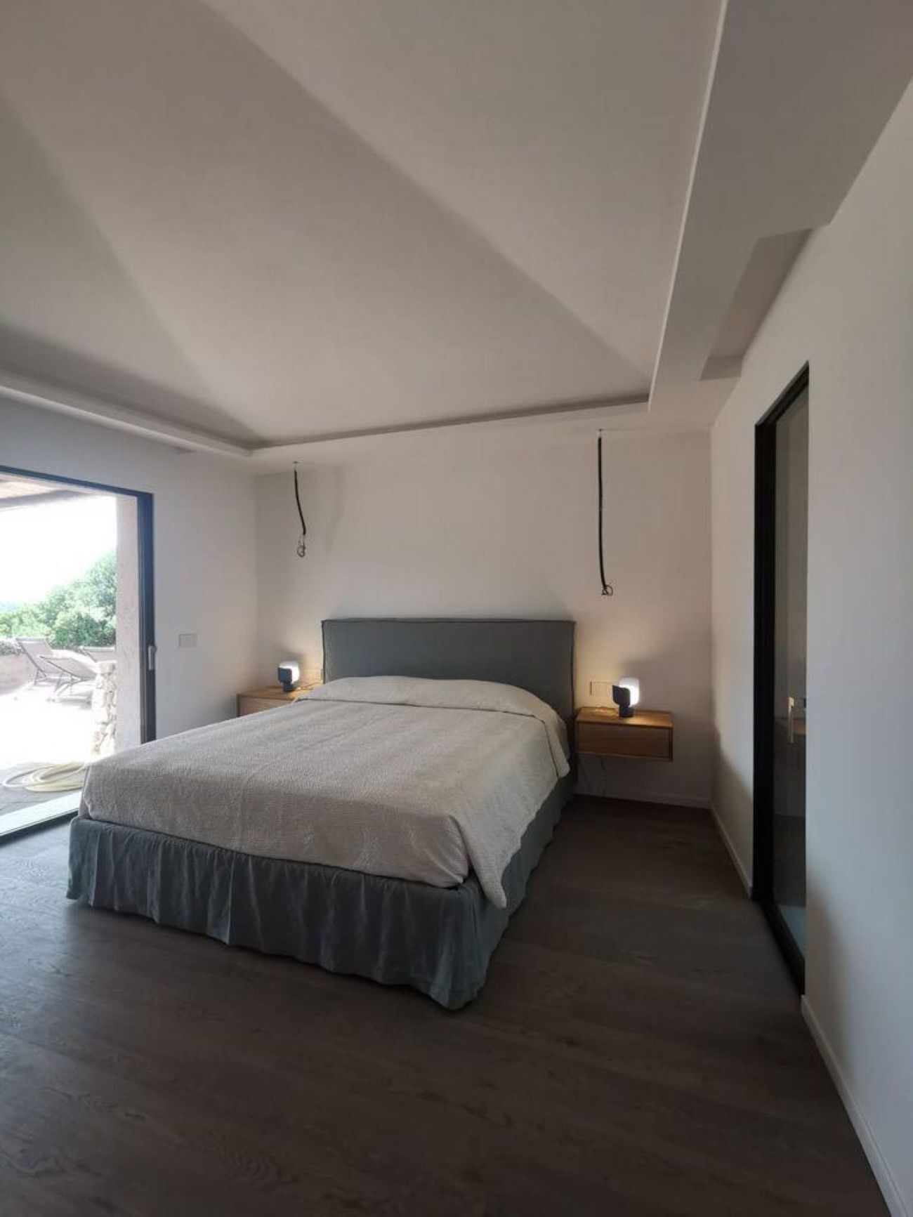 5 bedrooms, iron/ironing board, free WiFi, bed sheets