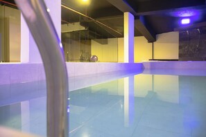 Outdoor pool - Daif Inn Serviced Apartments - Jaber (Riyadh)