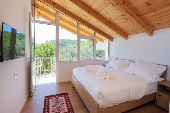 2 slaapkamers, een strijkplank/strijkijzer, wifi, beddengoed