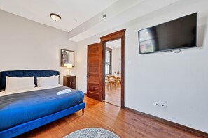 6 quartos, ferros/tábuas de passar roupa, berço de viagem, Wi-Fi