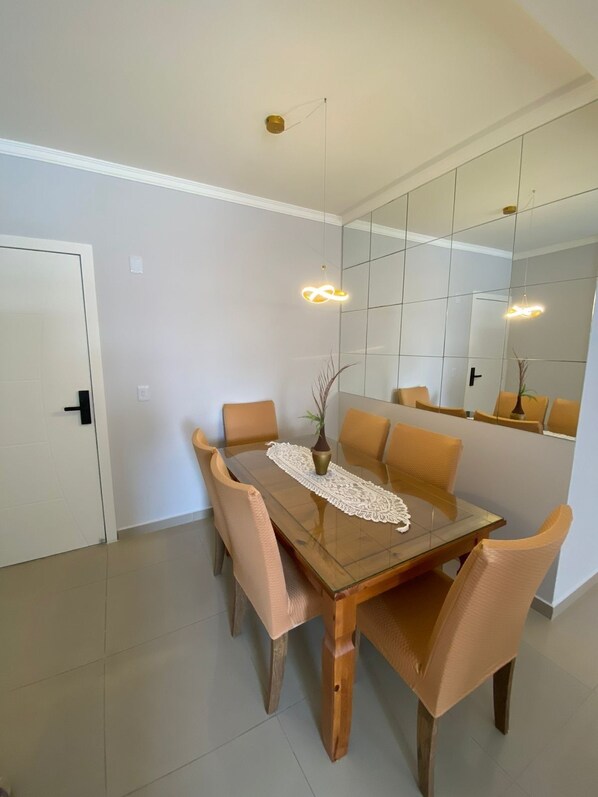 Dining - Comfortable apartment near the beach (Ingleses Centro Florianópolis)