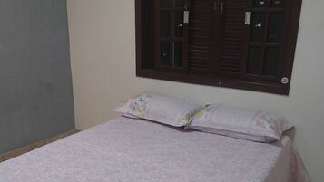 3 多间卧室、熨斗/熨衣板、WiFi、床单