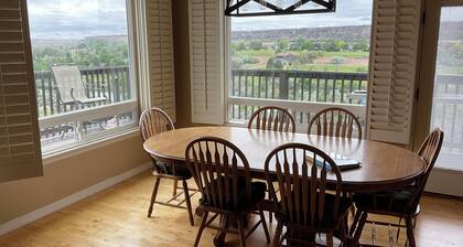 Snake River canyon 2 bedroom house in Buhl overlooking the river & golf course
