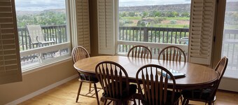 Snake River canyon 2 bedroom house in Buhl overlooking the river & golf course