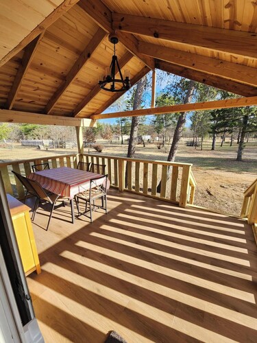 Charming 3-bedroom house with WiFi, AC in serene Necedah
