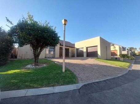 Property grounds.
Mountain View – Comfortable, Convenient & Secure House