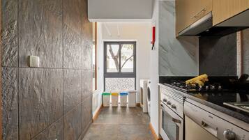 Fridge, microwave, oven, dishwasher