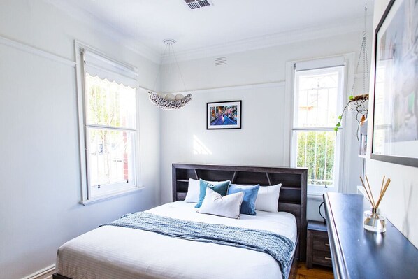 2 bedrooms, desk, iron/ironing board, free WiFi