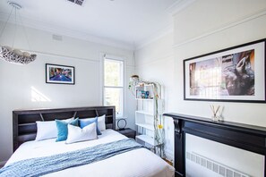 2 Schlafzimmer, Schreibtisch, Bügeleisen/Bügelbrett, kostenloses WLAN