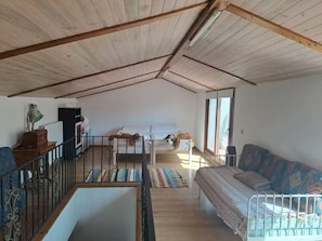 4 bedrooms, WiFi, bed sheets