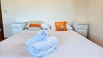 4 dormitorios, tabla de planchar con plancha, Internet y ropa de cama