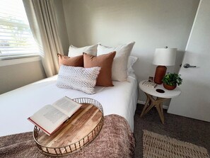 4 makuuhuonetta, silitysrauta/-lauta, ilmainen Wi-Fi, vuodevaatteet