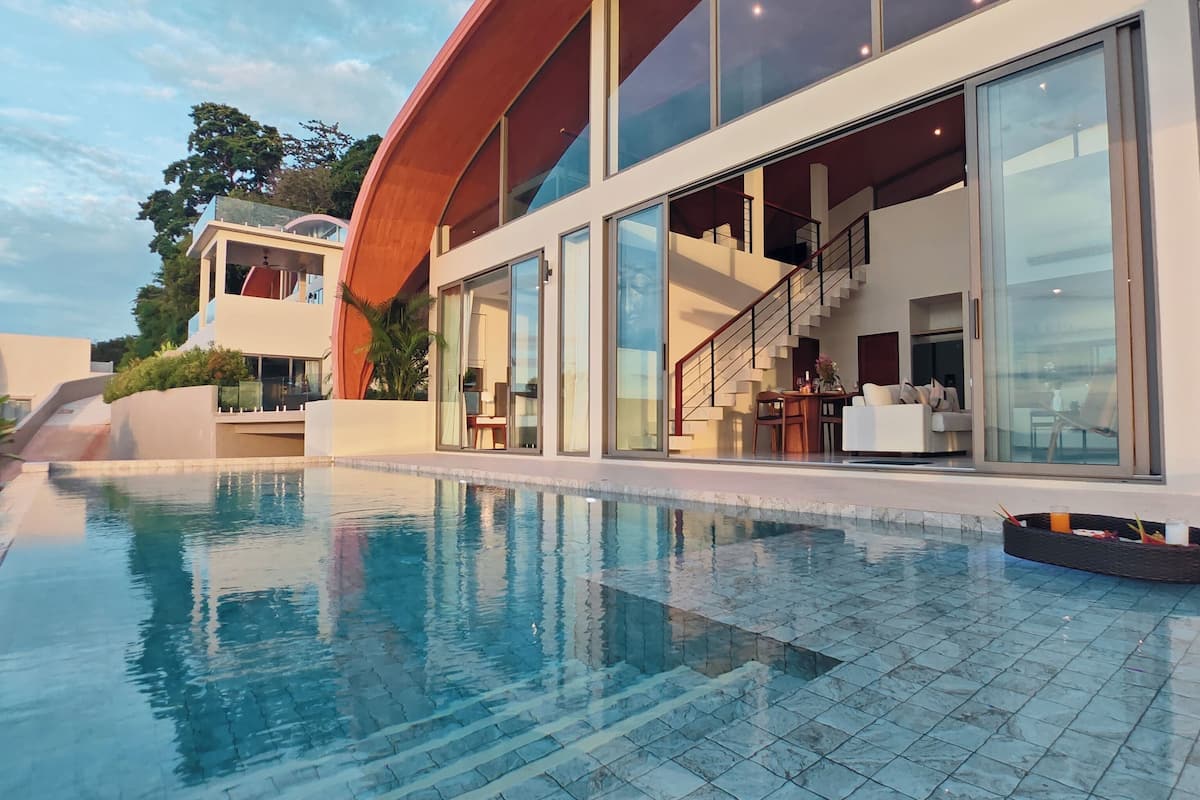 Villa – design | Safe på rommet, individuelt dekorert, individuelt innredet og skrivebord