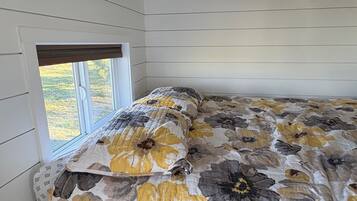 1 habitación, tabla de planchar con plancha, wifi gratis y ropa de cama